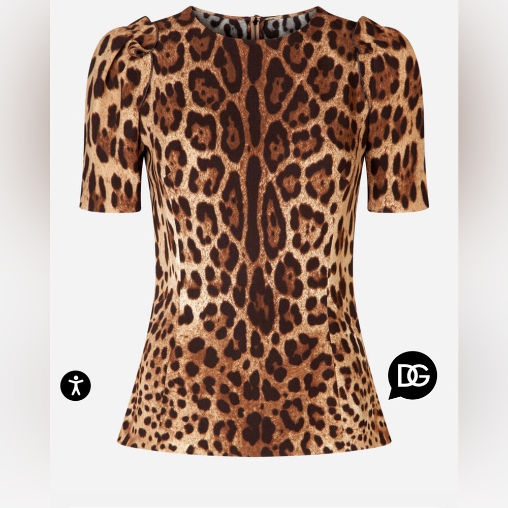 Dolce & Gabbana leopard print Cady short sleeve top. Size 38IT or US2.